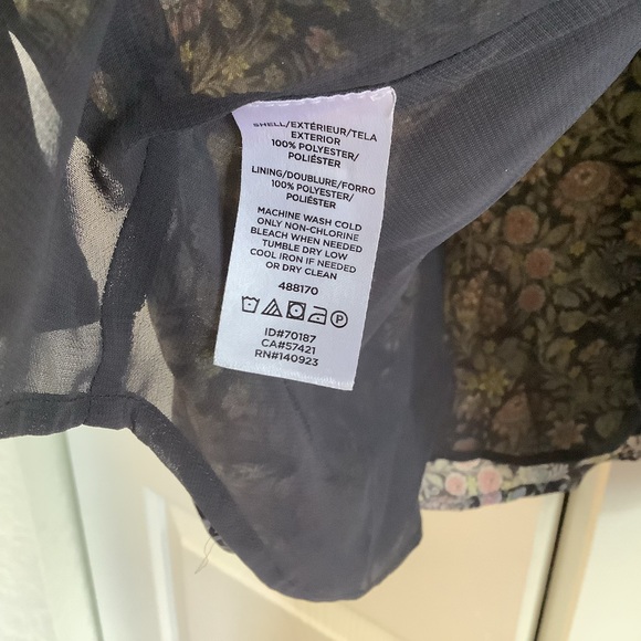 Loft Flowy Gray Dark Floral Spaghetti Strap Top. Size M. - Picture 8 of 8